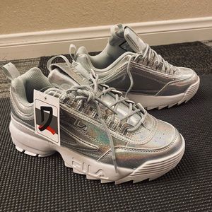 NWT FILA Disruptor II Iridescent Silver & White Sneakers Womens